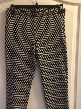 Karen Kane Black and White Geometric Dress Pants